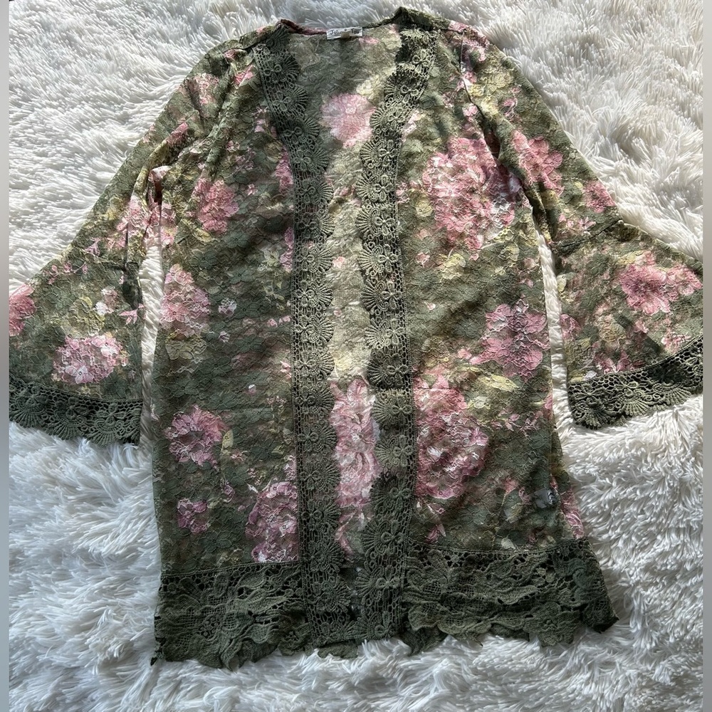 📦LAST CHANCE DONATING📦 Jolie & Joy | Green and Pink Floral Lace Kimono